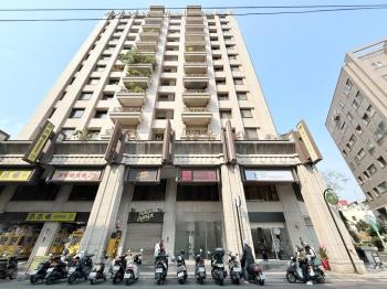 正西屯路顯眼店面１５年屋