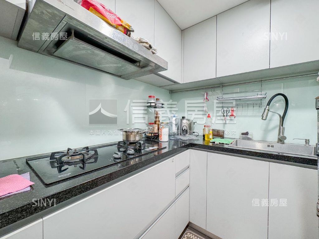 崇倫學區裝潢電梯兩房房屋室內格局與周邊環境