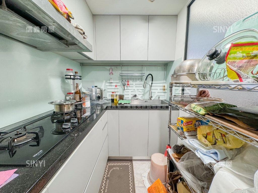 崇倫學區裝潢電梯兩房房屋室內格局與周邊環境