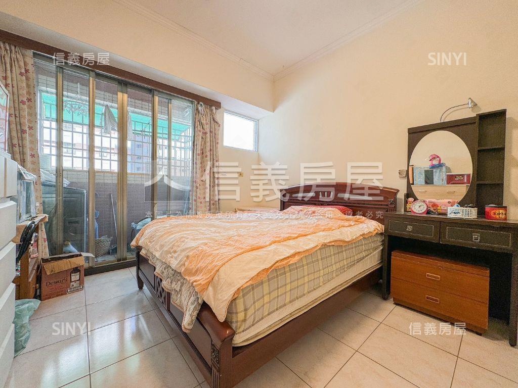 崇倫學區裝潢電梯兩房房屋室內格局與周邊環境