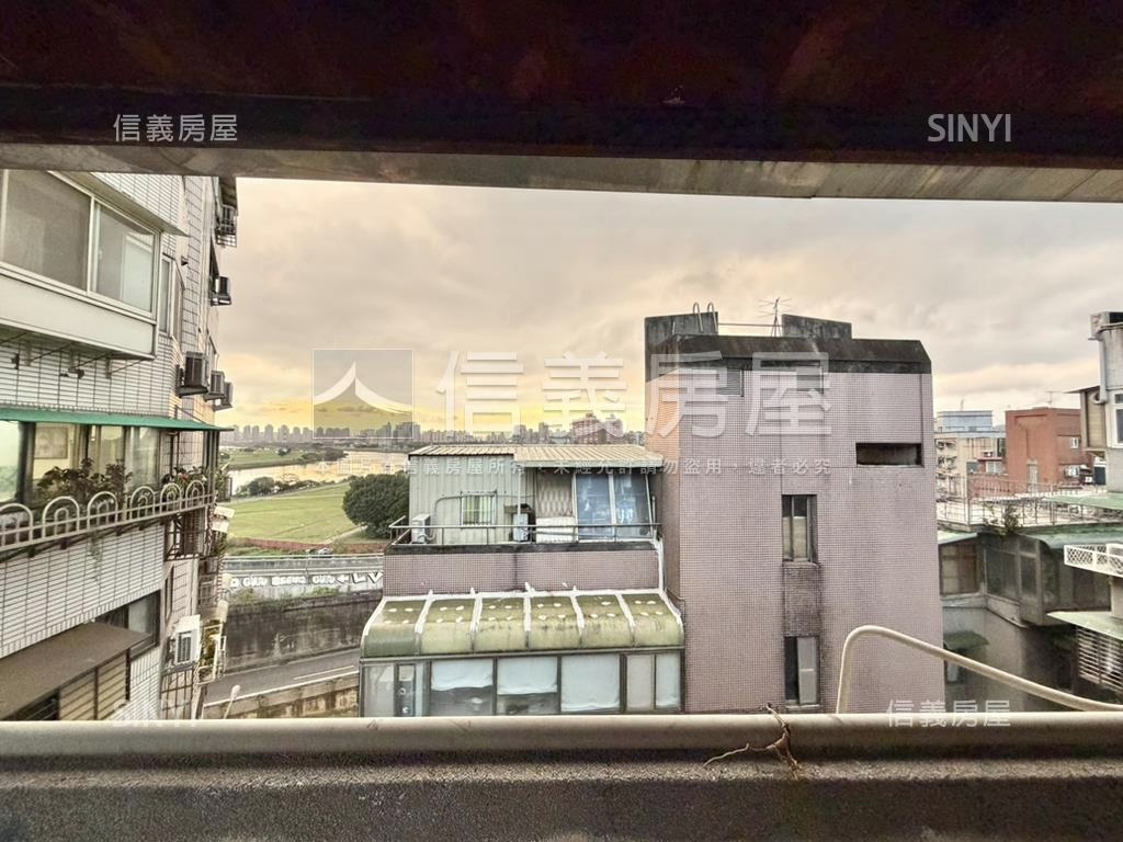 美妝重慶南邊間公寓房屋室內格局與周邊環境