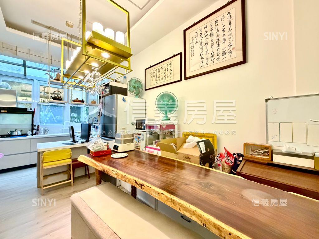專任近樹義雙車裝潢別墅房屋室內格局與周邊環境