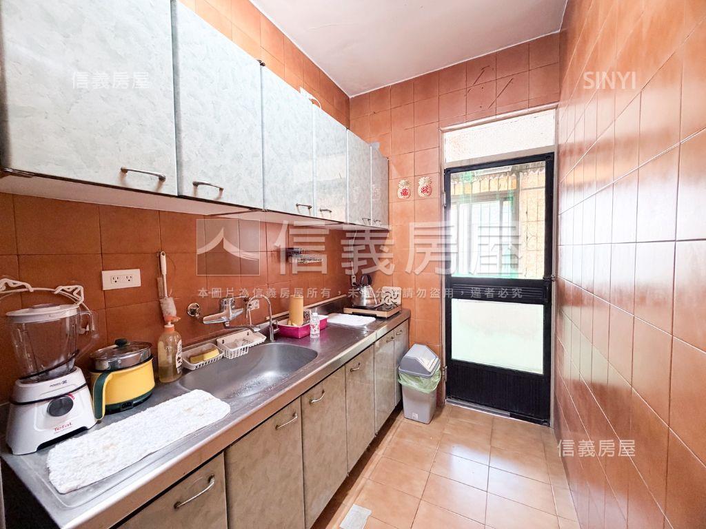 巨蛋捷運日光木語美三房房屋室內格局與周邊環境