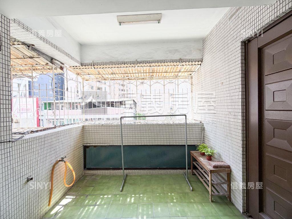 巨蛋捷運日光木語美三房房屋室內格局與周邊環境