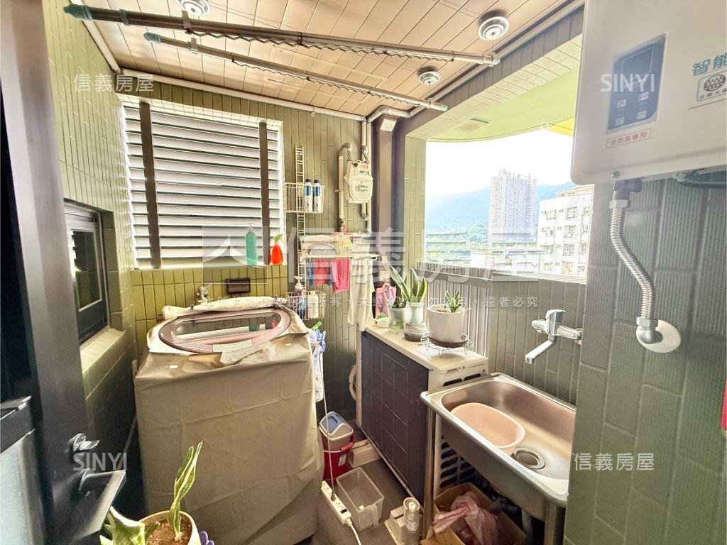 忠孝大院美妝１＋１附車位房屋室內格局與周邊環境