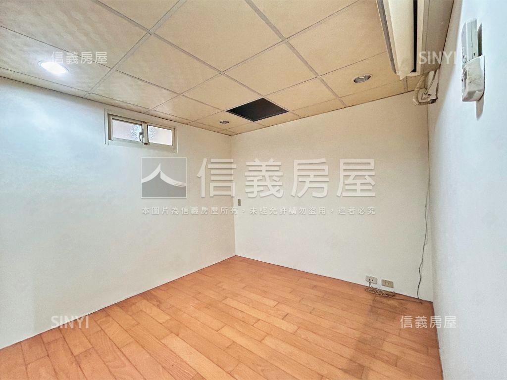 丹鳳捷運富國方正參房三樓房屋室內格局與周邊環境