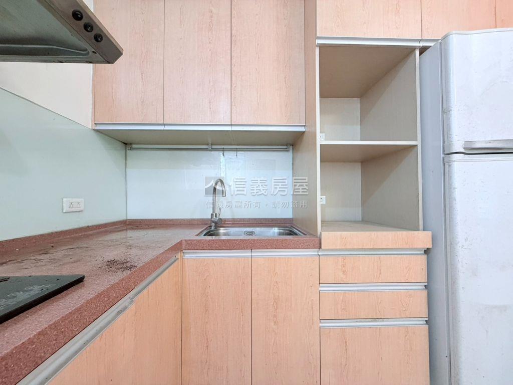 景平捷運一層一戶四房雅寓房屋室內格局與周邊環境