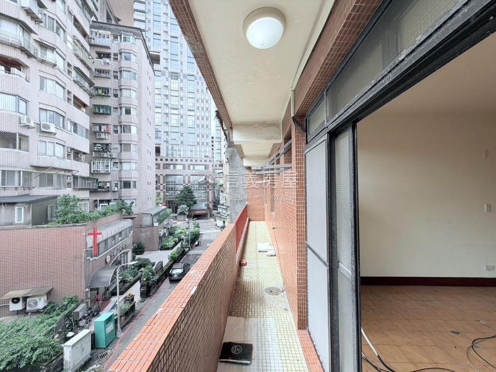 景平捷運一層一戶四房雅寓房屋室內格局與周邊環境