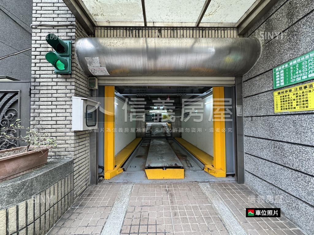 仁愛路三段稀有車位釋出房屋室內格局與周邊環境