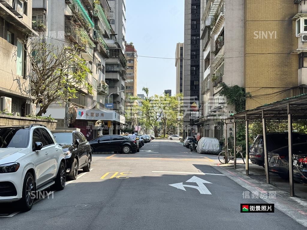 仁愛路三段稀有車位釋出房屋室內格局與周邊環境