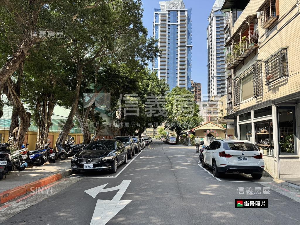 仁愛路三段稀有車位釋出房屋室內格局與周邊環境