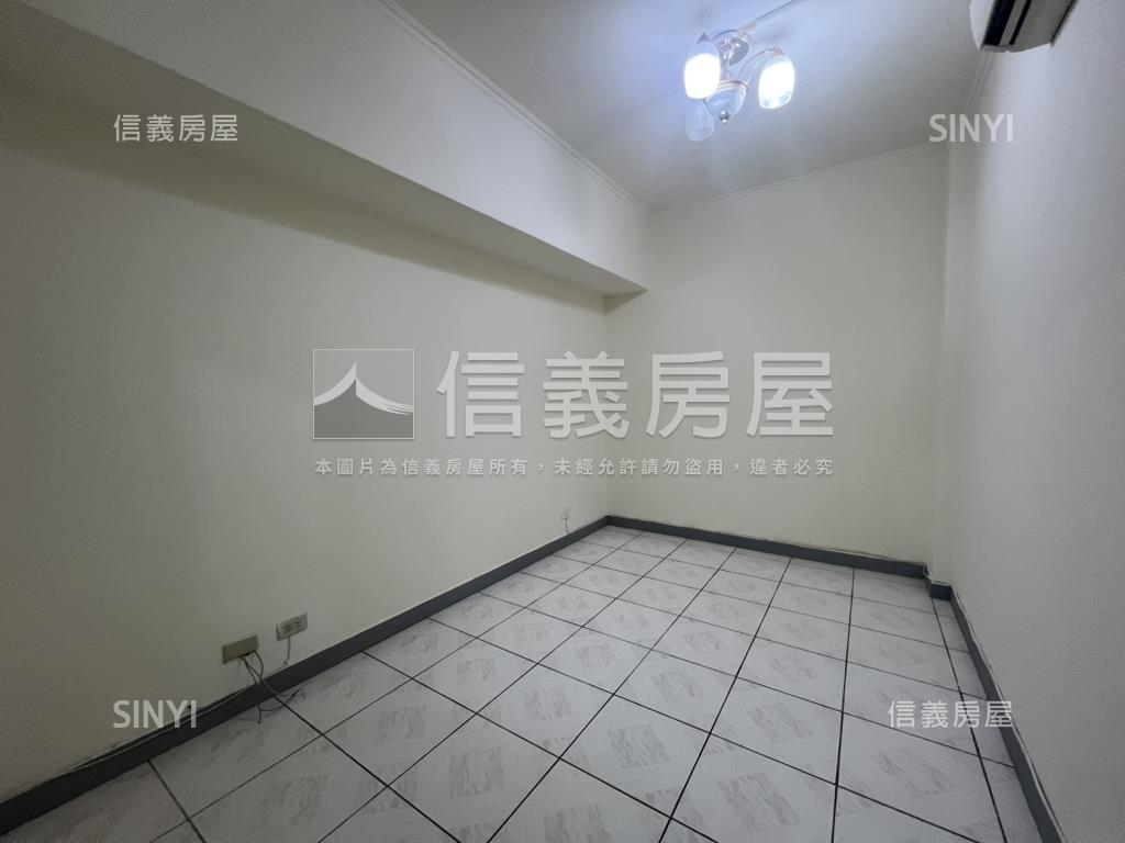 羅曼羅蘭藝術廣場三房車位房屋室內格局與周邊環境
