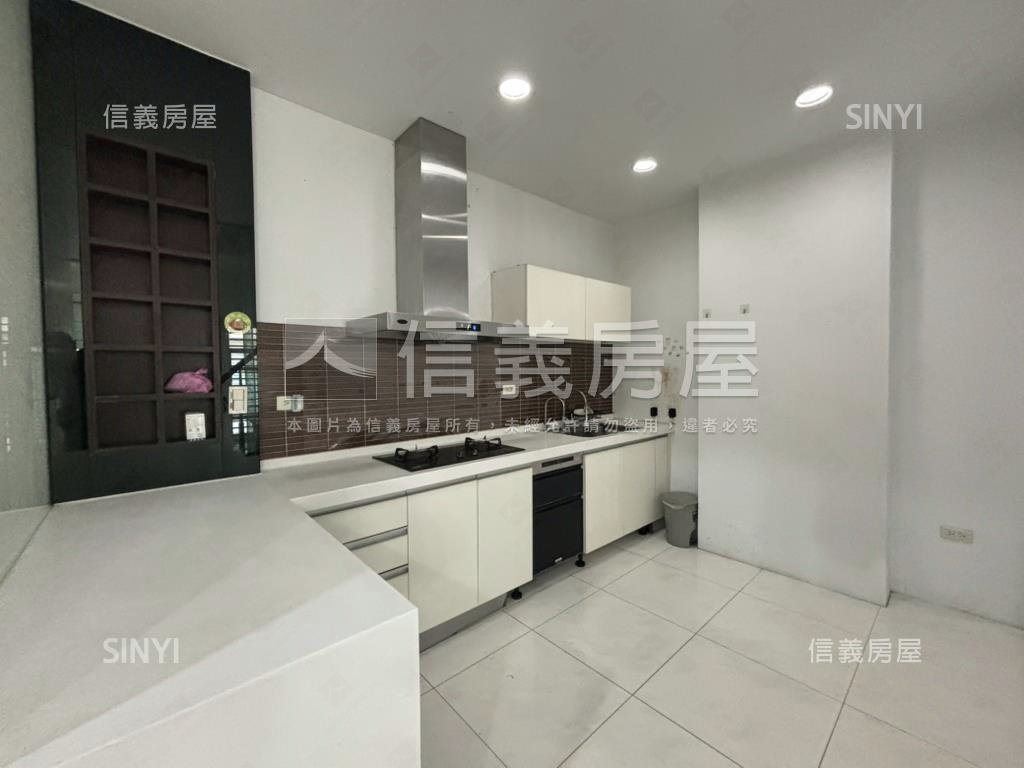 善化｜陽光加州美車墅房屋室內格局與周邊環境