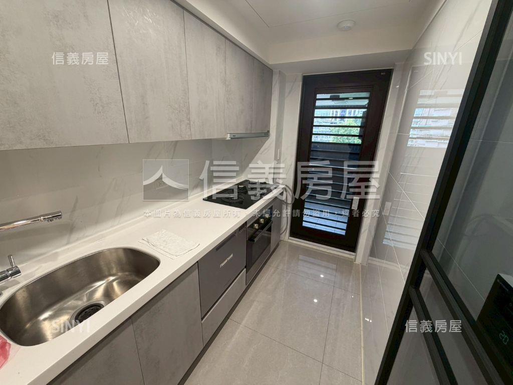 沐極兩房電梯車位房屋室內格局與周邊環境