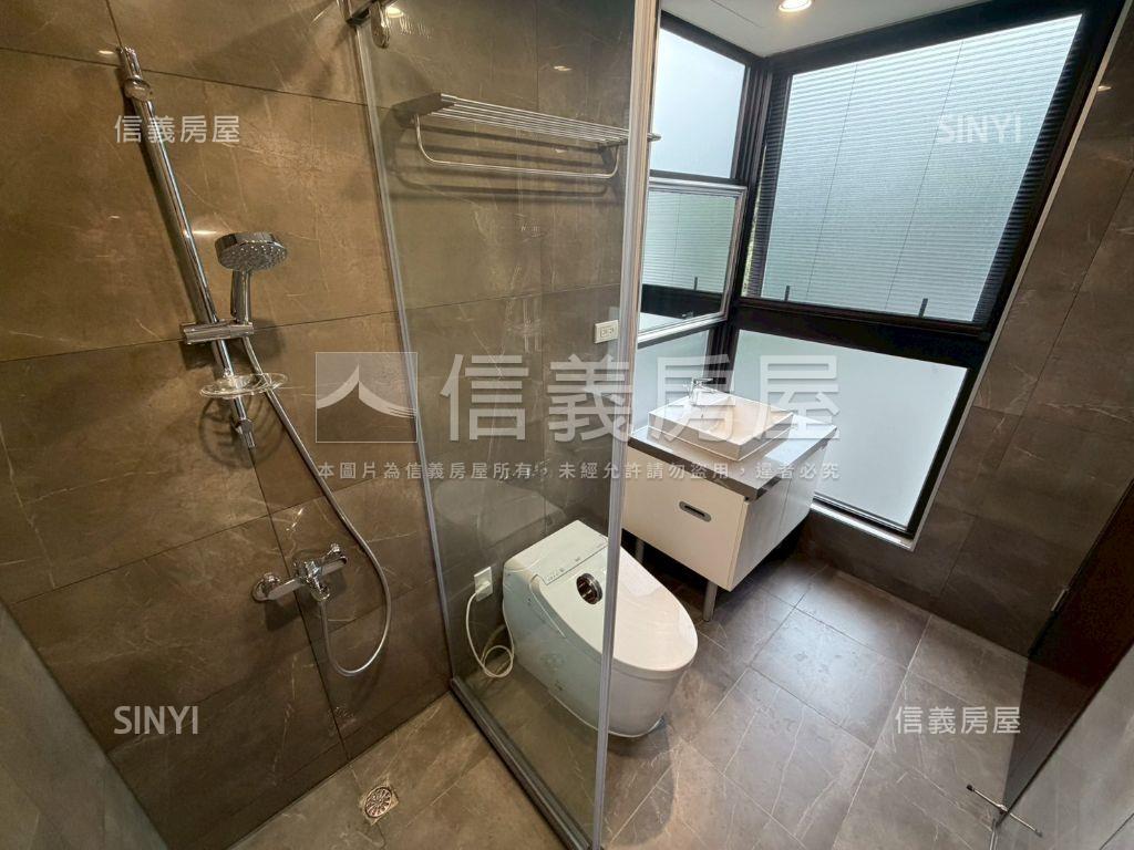 沐極兩房電梯車位房屋室內格局與周邊環境