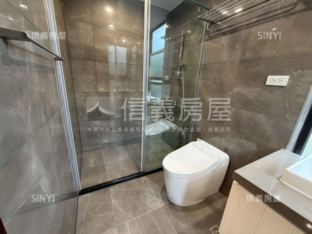 沐極兩房電梯車位房屋室內格局與周邊環境