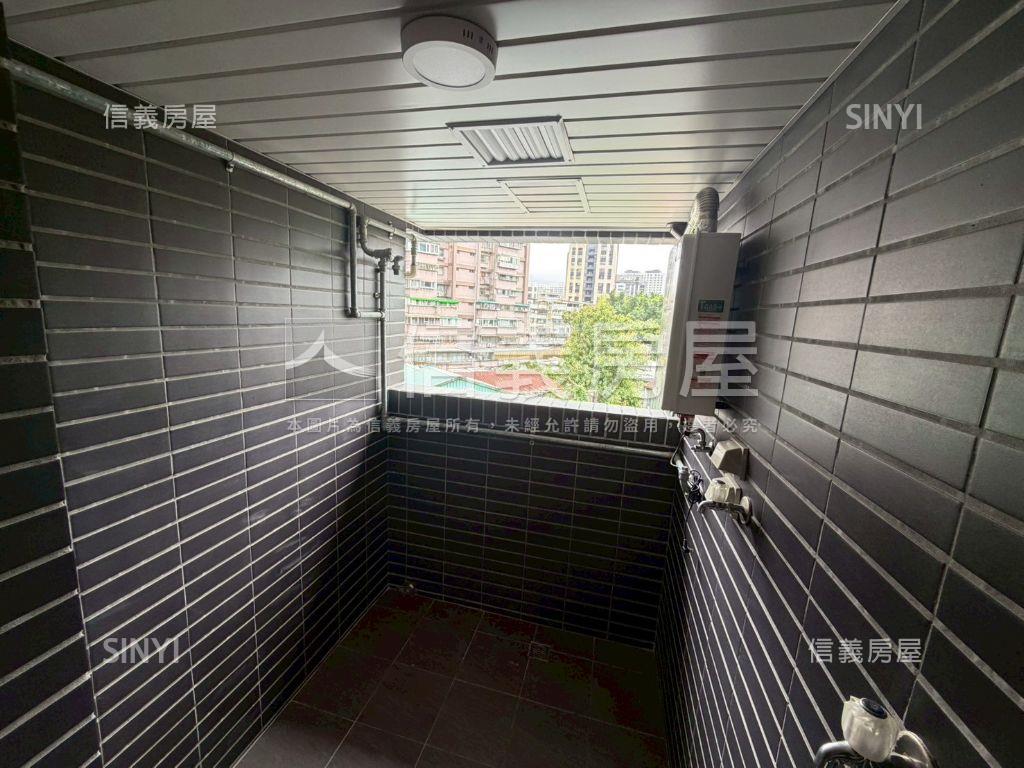 沐極兩房電梯車位房屋室內格局與周邊環境