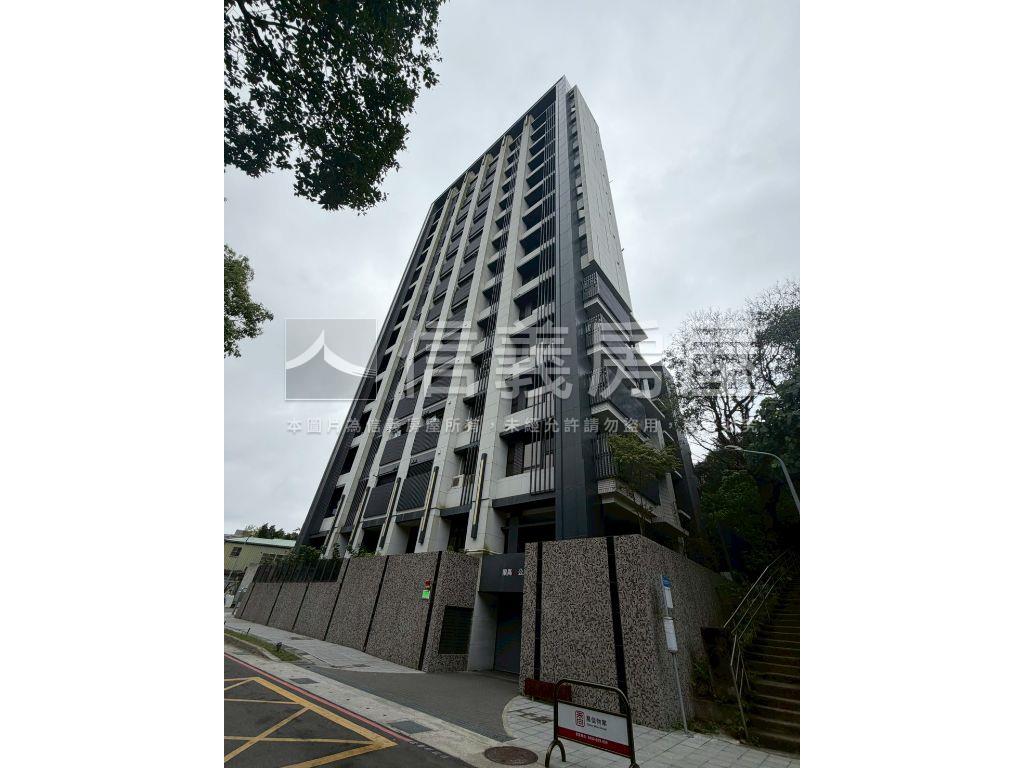 沐極兩房電梯車位房屋室內格局與周邊環境