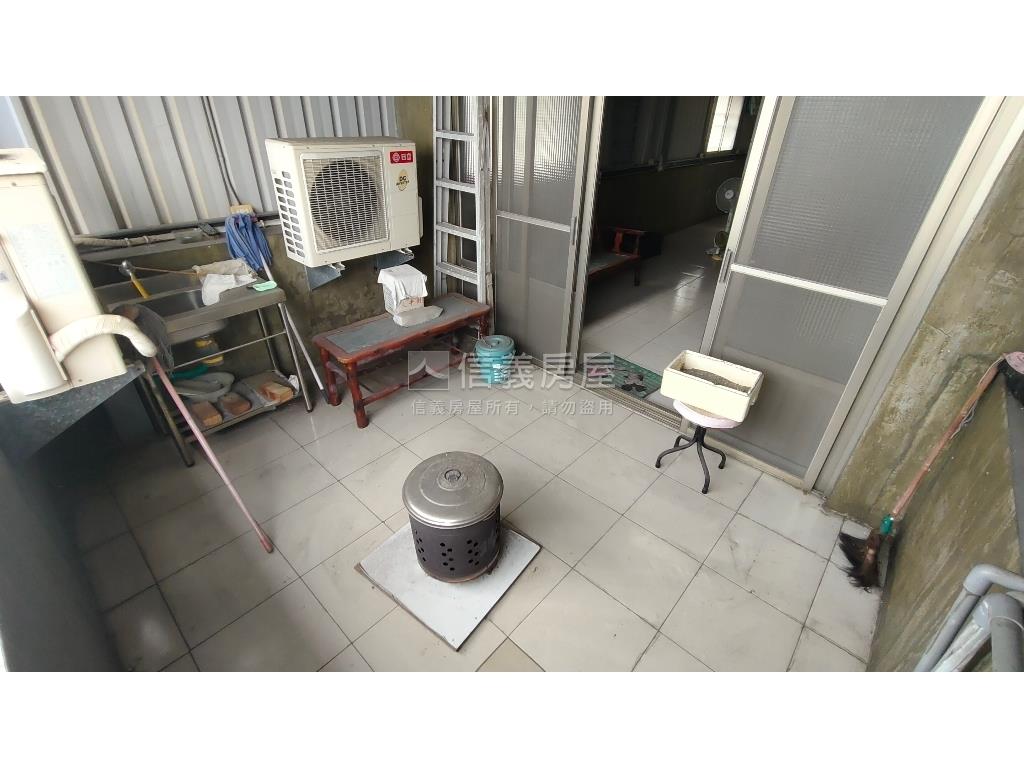 五甲騎樓正街美透天房屋室內格局與周邊環境