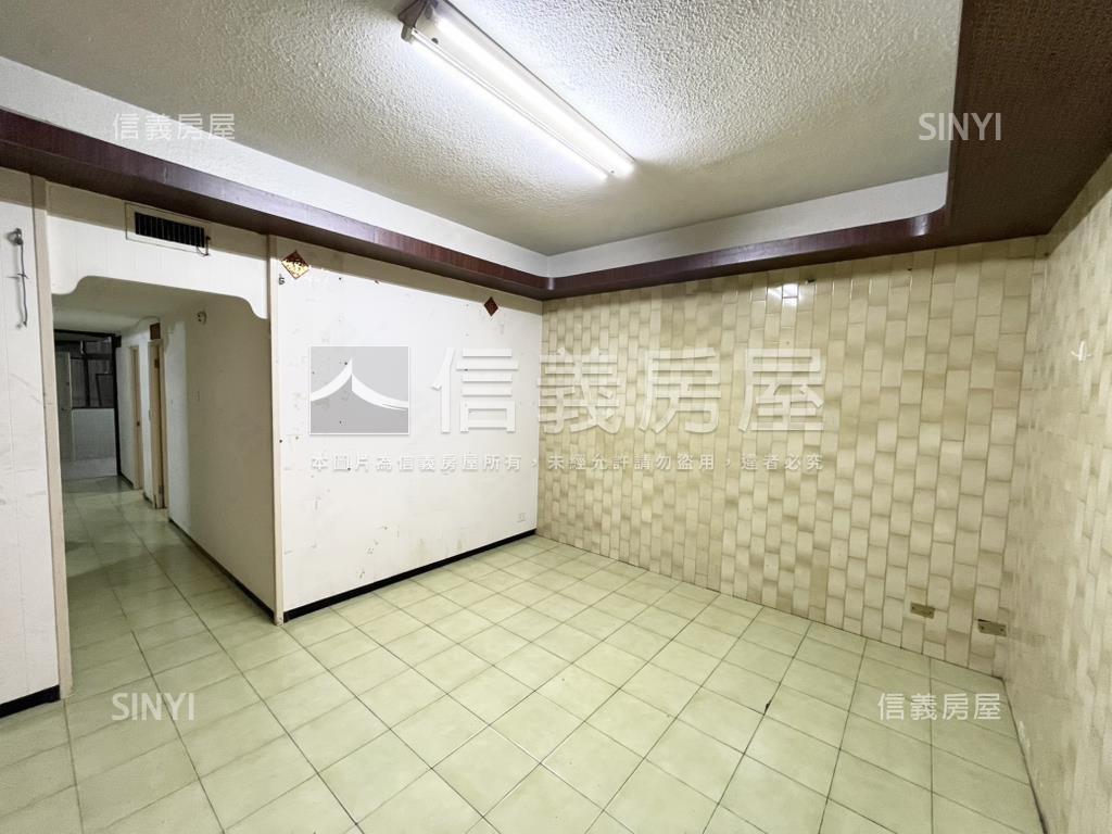 屋主誠售｜低總價三樓房屋室內格局與周邊環境