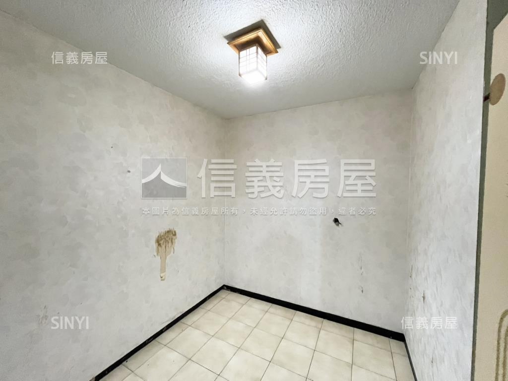 屋主誠售｜低總價三樓房屋室內格局與周邊環境
