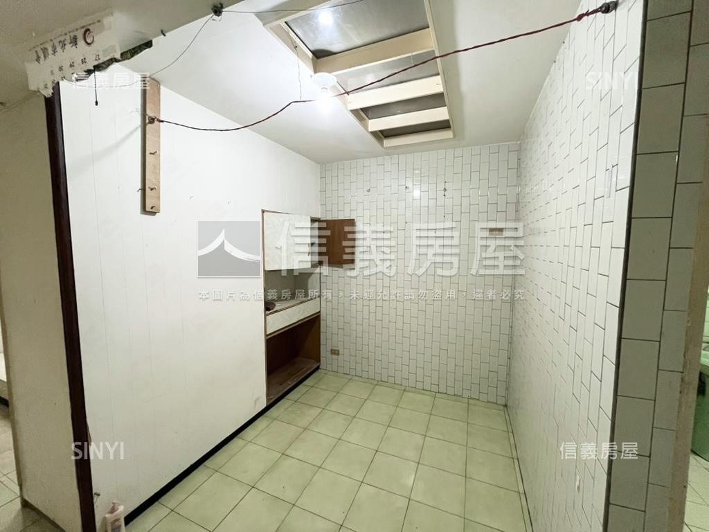 屋主誠售｜低總價三樓房屋室內格局與周邊環境
