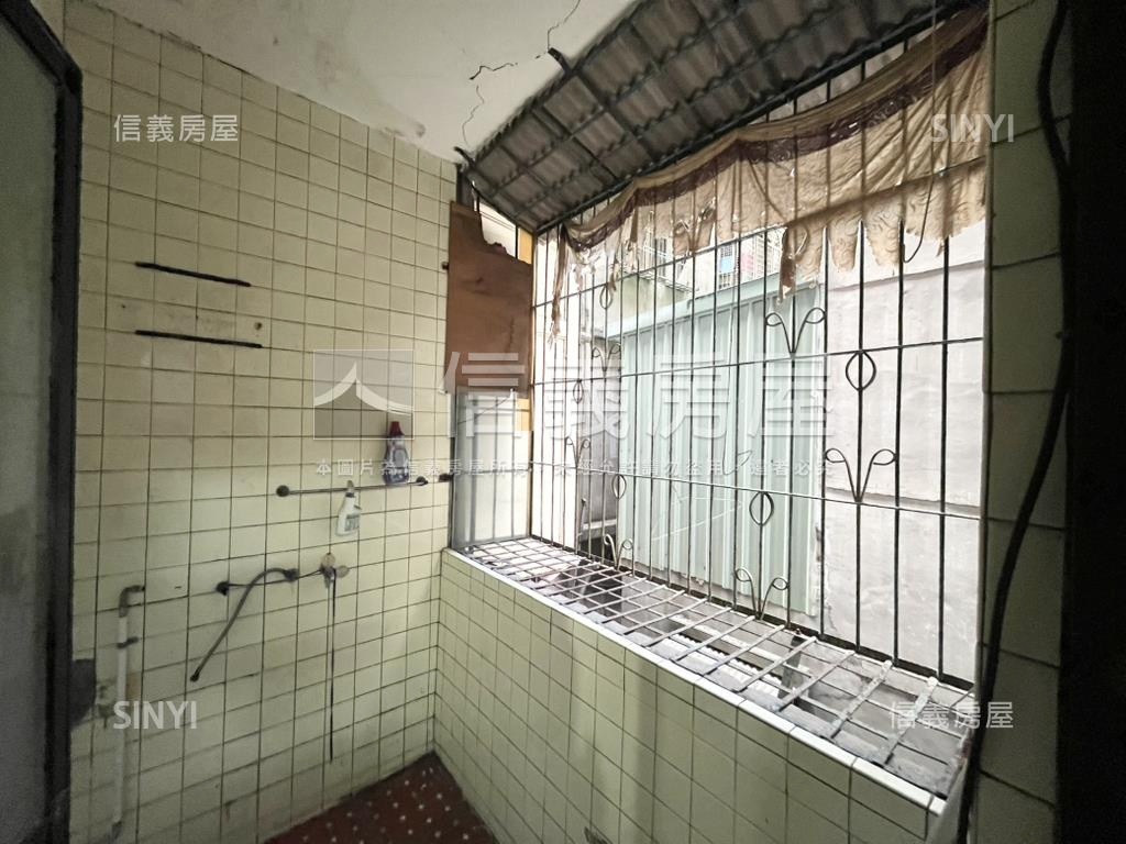 屋主誠售｜低總價三樓房屋室內格局與周邊環境