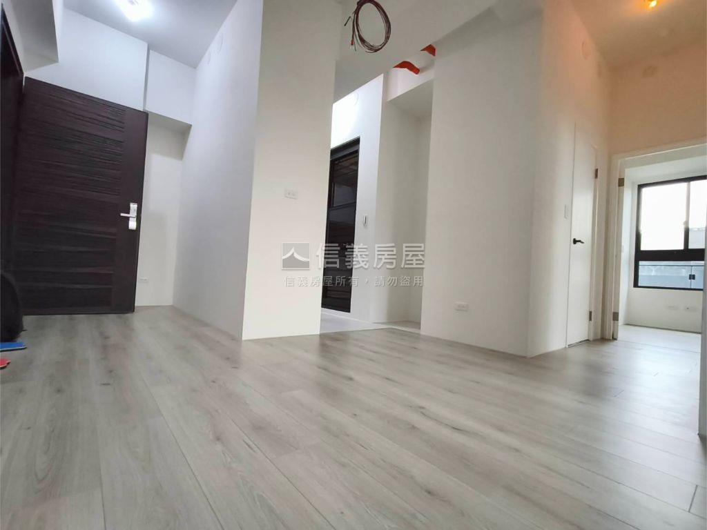 近捷運兩房兩衛平車房屋室內格局與周邊環境