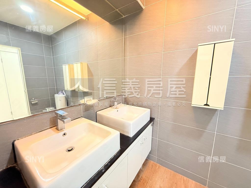 專任！帝王美妝３＋１車位房屋室內格局與周邊環境