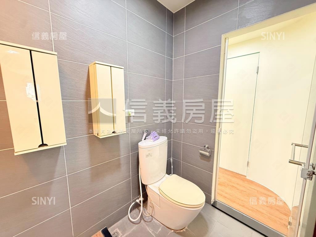 專任！帝王美妝３＋１車位房屋室內格局與周邊環境