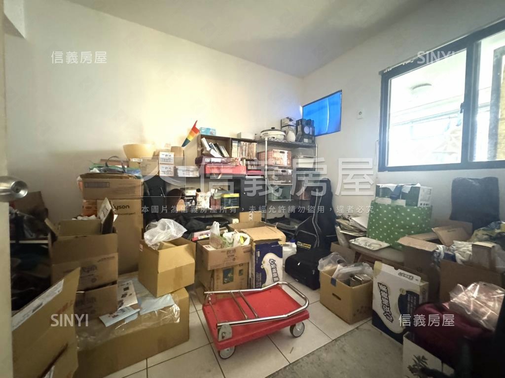 綠園金邸高樓四房８８８萬房屋室內格局與周邊環境