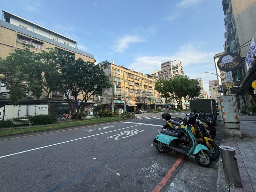 （專）富爸爸來財來財店面房屋室內格局與周邊環境