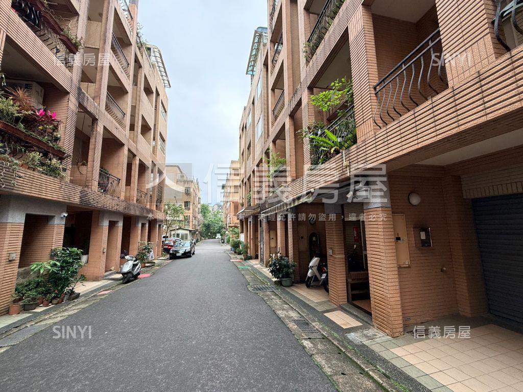 三代同堂名軒山莊透天美宅房屋室內格局與周邊環境