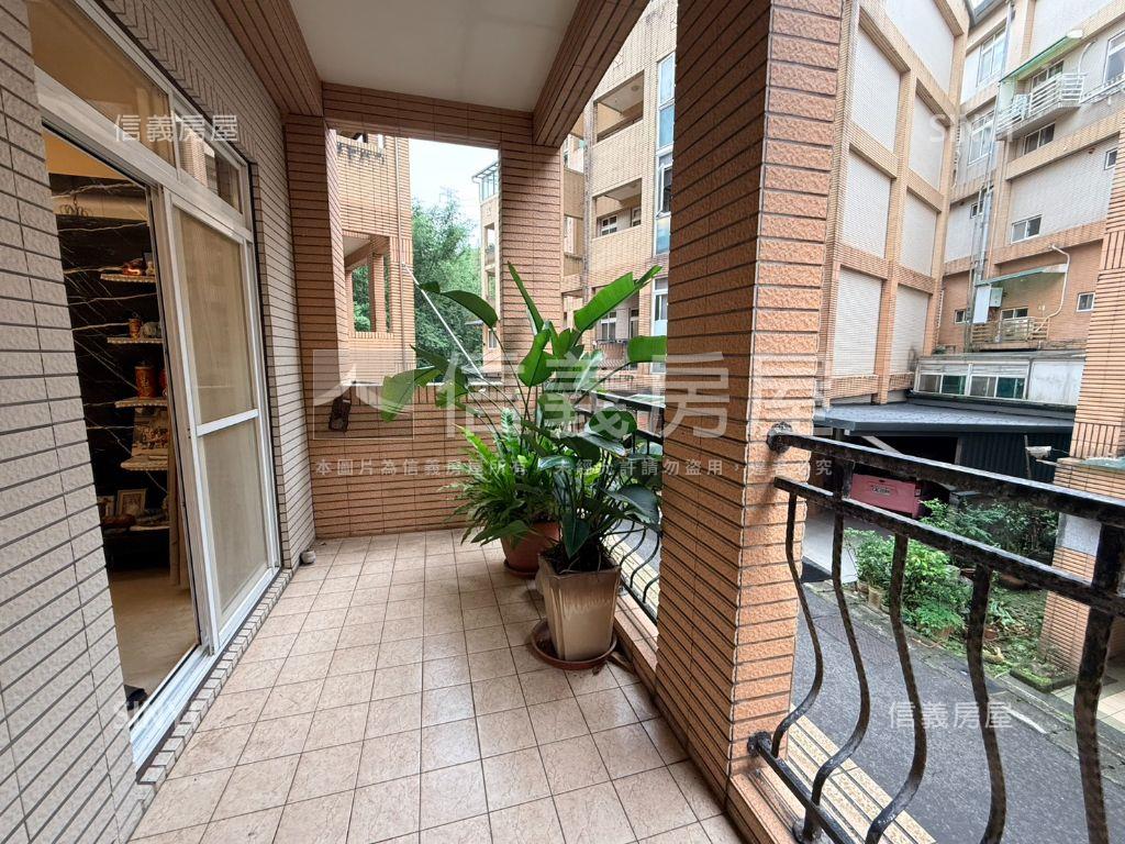 三代同堂名軒山莊透天美宅房屋室內格局與周邊環境