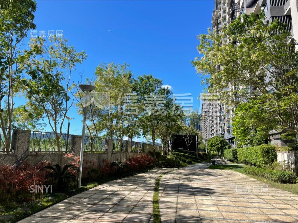 專任美河市挑高邊間採光房屋室內格局與周邊環境