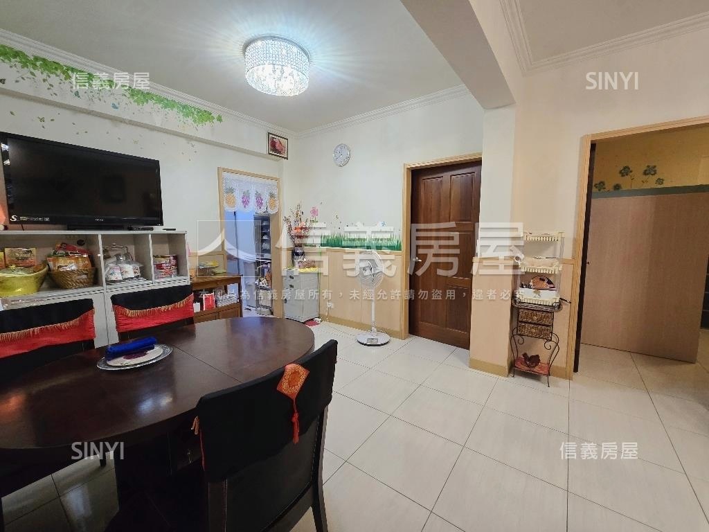 南山中學精緻一樓方便停車房屋室內格局與周邊環境