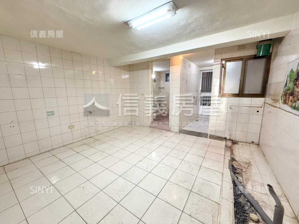 正義國小首排騎樓透天房屋室內格局與周邊環境