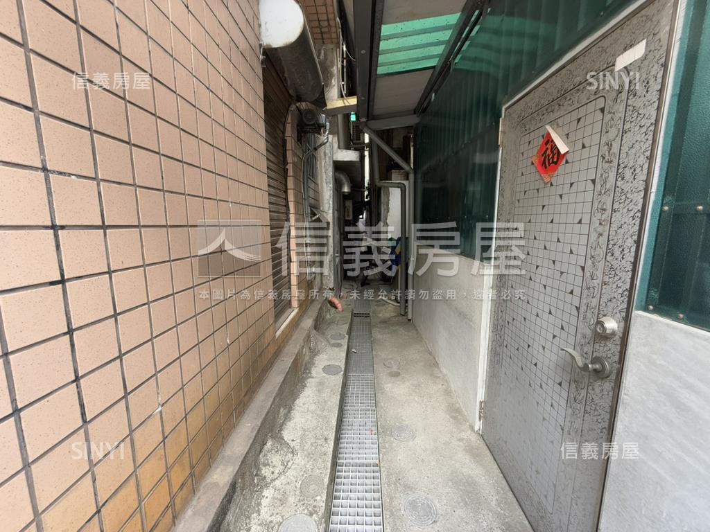 正義國小首排騎樓透天房屋室內格局與周邊環境