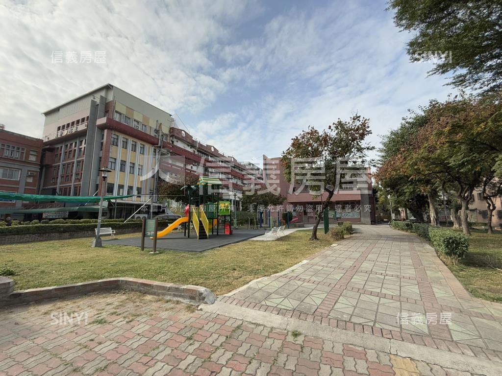 正義國小首排騎樓透天房屋室內格局與周邊環境