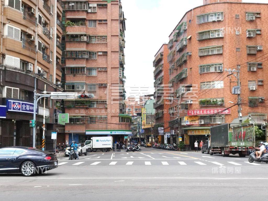 金龍鈔集一樓房屋室內格局與周邊環境