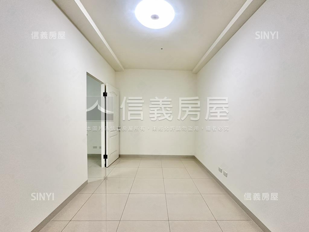 哇賽✨閃亮鑫兩房含車位房屋室內格局與周邊環境