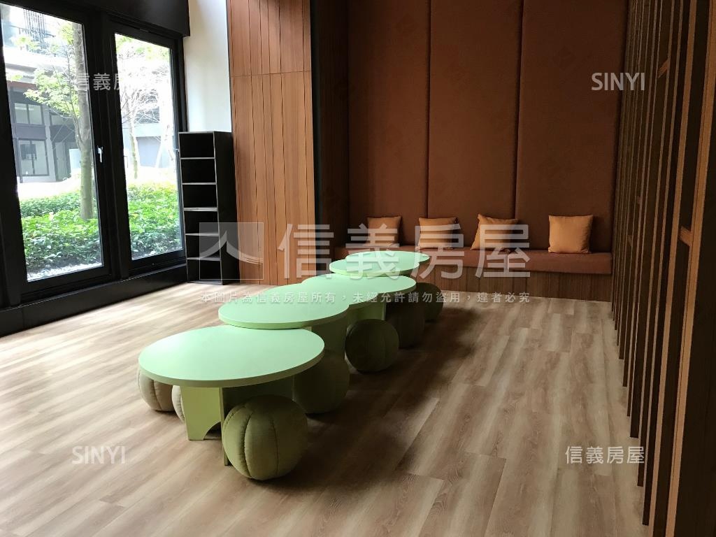 東方之星面公園雙車位房屋室內格局與周邊環境