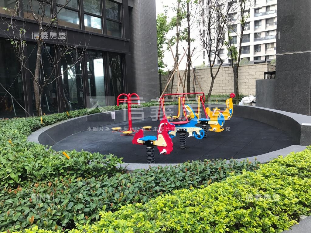 東方之星面公園雙車位房屋室內格局與周邊環境