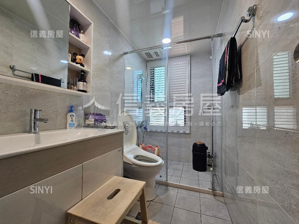 高鐵捷市城大三房附雙平車房屋室內格局與周邊環境