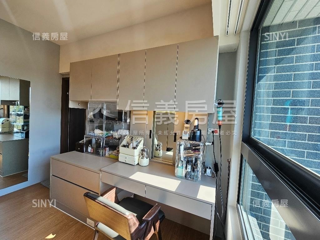 高鐵捷市城大三房附雙平車房屋室內格局與周邊環境