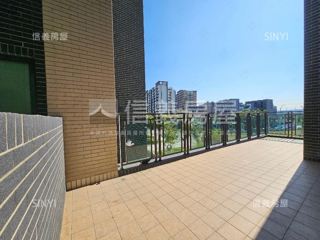 高鐵捷市城大三房附雙平車房屋室內格局與周邊環境