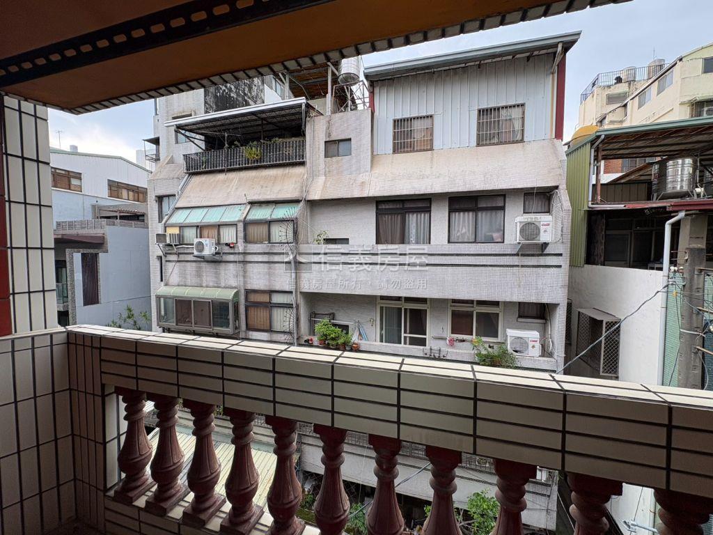 西區近居仁國中美三房房屋室內格局與周邊環境