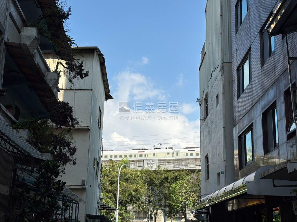 西區近居仁國中美三房房屋室內格局與周邊環境