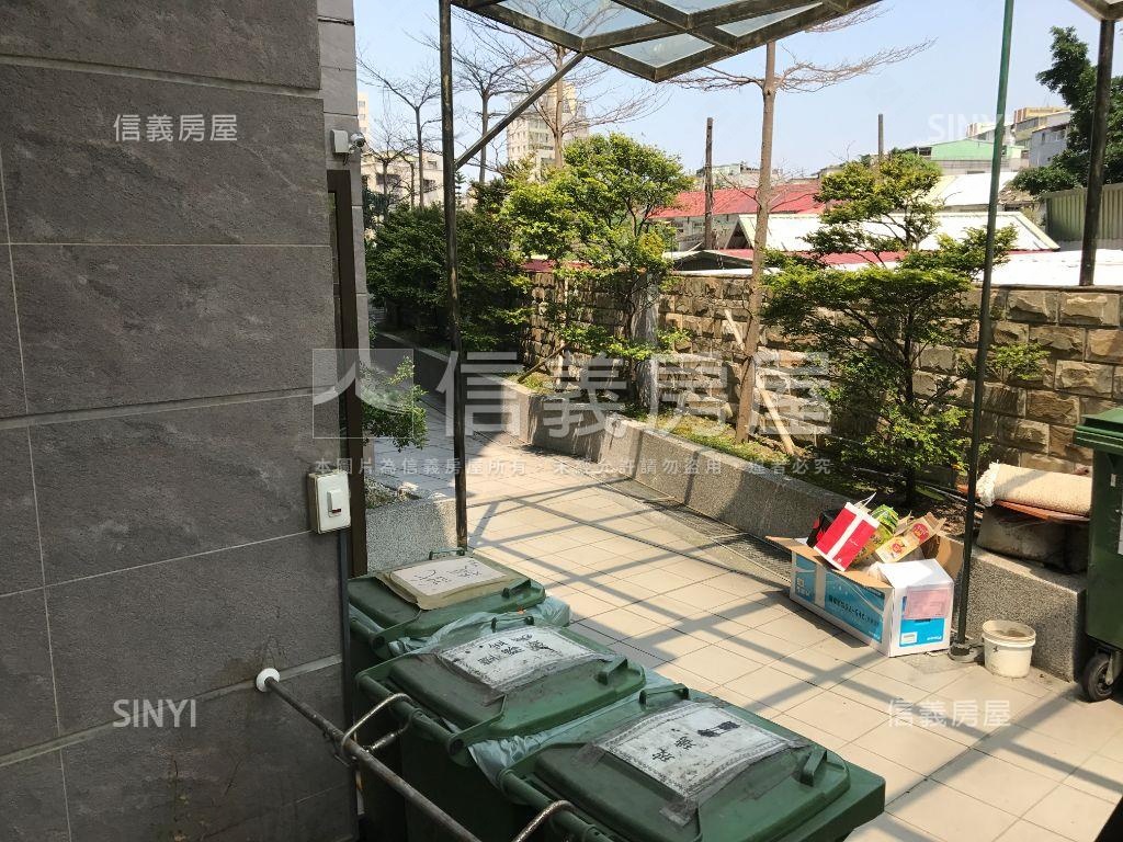 低總敦北捷運挑高景觀房屋室內格局與周邊環境