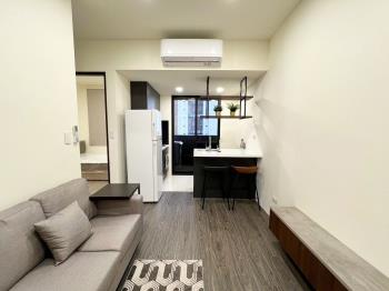 心居邊間兩房車位